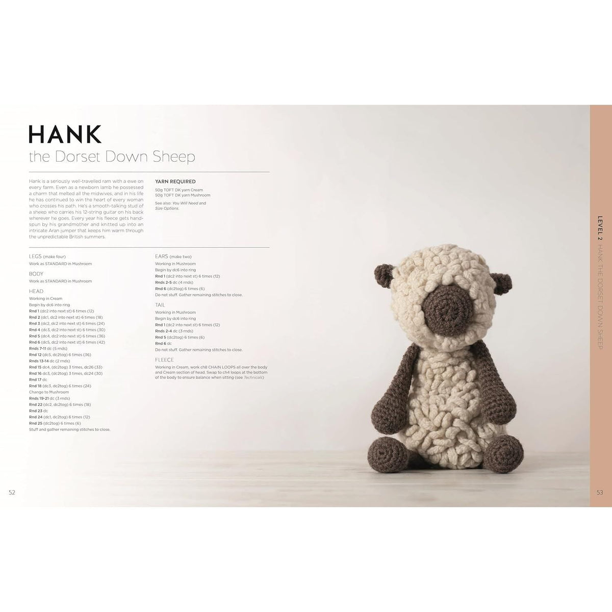 Edward's Menagerie New Edition: Over 50 easy-to-make soft toy animal crochet patterns (Paperback Book)